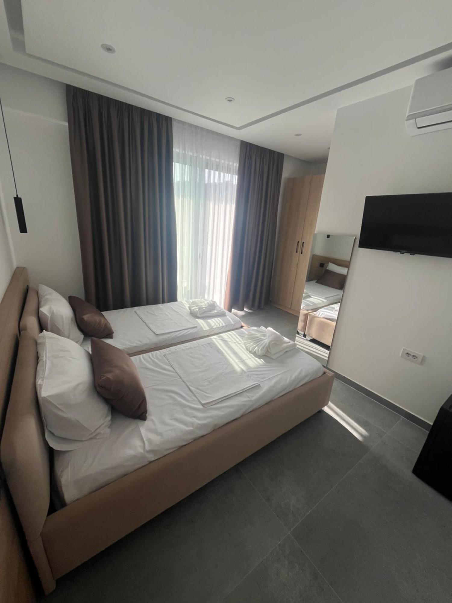 Sun George Bed & Breakfast Himarë Dış mekan fotoğraf